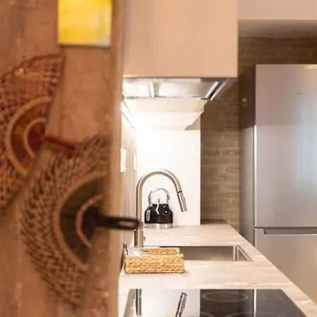 2br 5' From Filopappou *