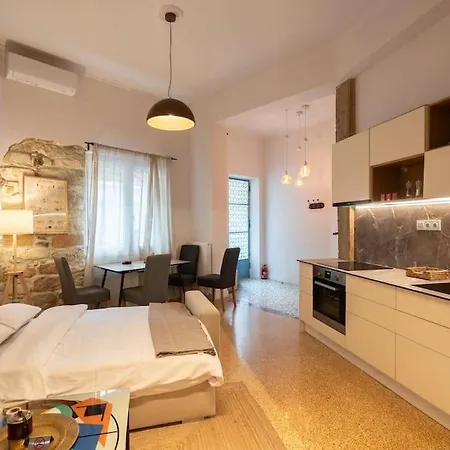 2br 5' From Filopappou Athens