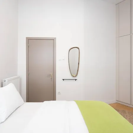 2br 5' From Filopappou *
